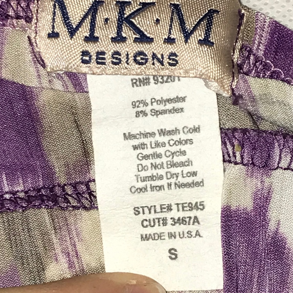 MLK CUTE SHIRT SIZE SMALL (trying to clear out before big life changes) - Picture 5 of 5